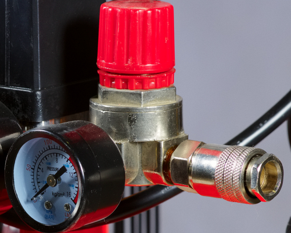 Регулятор давления с манометром