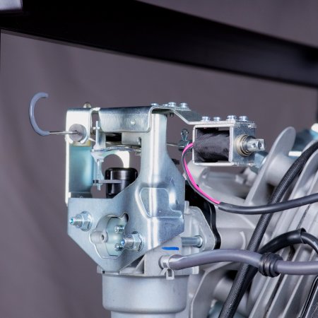 Бензиновый генератор с электростартером и коннектором автоматики FUBAG BS 7500 A ES в Челябинске фото